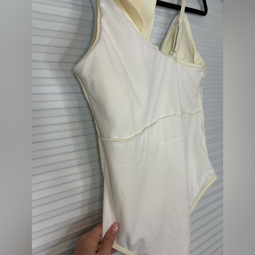 One Shoulder Ruffle One Piece Swimsuit - Picture 11 of 14